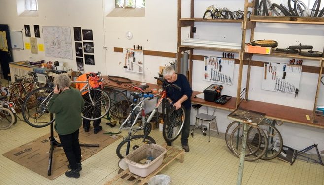 Nos bénévoles sont la pour vous aider et vous guider dans la remise en état de votre vélo